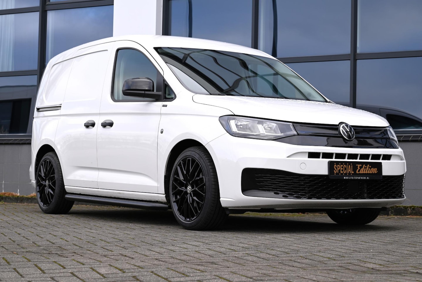 Volkswagen Caddy - Edition 2.0 TDI 140 PK leer trekhaak 18" LMV € 269 P.M. - AutoWereld.nl