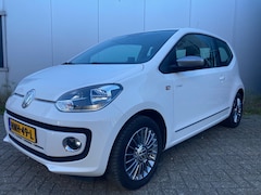 Volkswagen Up! - 1.0 cheer up! BlueMotion Airco, stoelverwarming, LM velgen, Navigatie, incl boekjes en twee sleutels