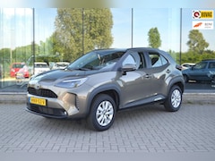 Toyota Yaris Cross - 1.5 Hybrid Active | All-season banden | Trekhaak | Apple Carplay | Head-up display