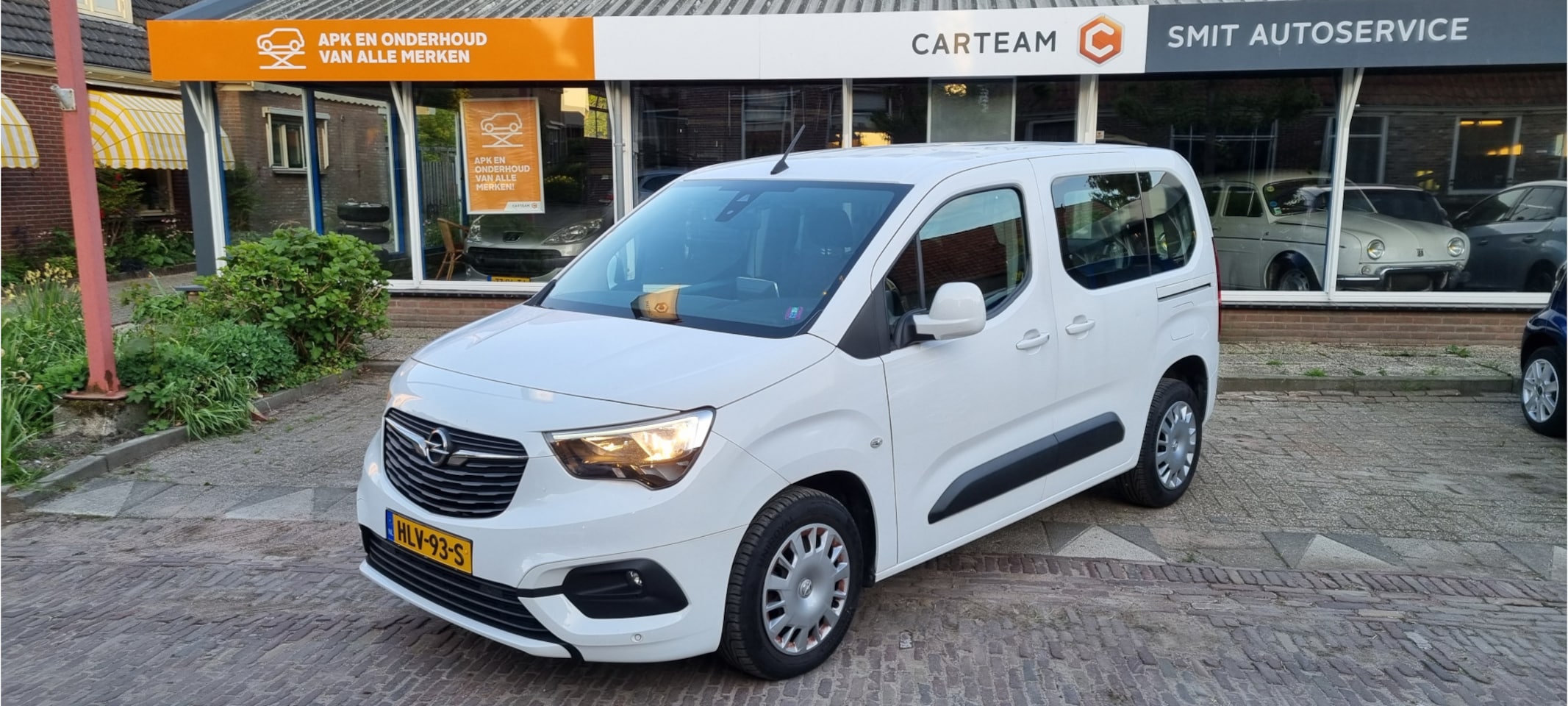 Opel Combo Tour - Life 1.2 Turbo L1H1 Edition Carplay airco Cruise Pdv v+a - AutoWereld.nl