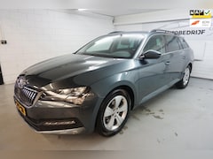 Skoda Superb Combi - 1.5 TSI ACT Business Edition Plus Dealer onderhouden Camera Navi