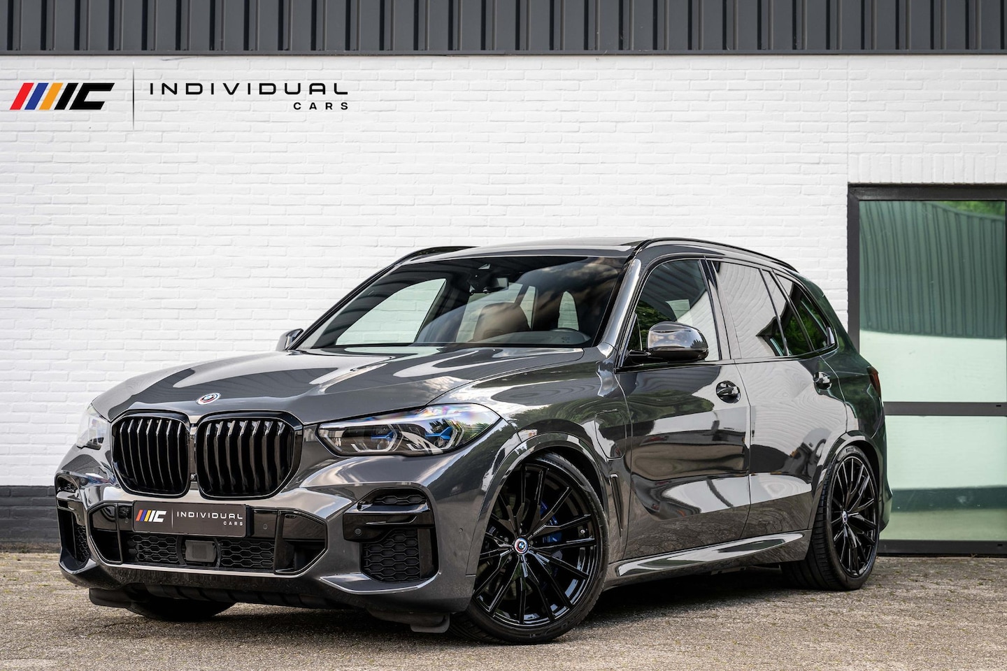 BMW X5 - xDrive45e M-Sport 4-Wielsturing AC Schnitzer 445pk - AutoWereld.nl