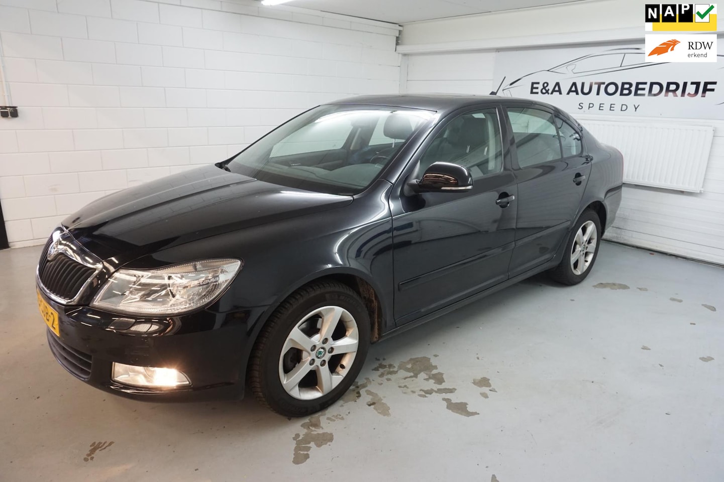 Skoda Octavia - 1.6 TDI Greentech Elegance Business Line /LEDER /XENON /SCHUIF DAK - AutoWereld.nl