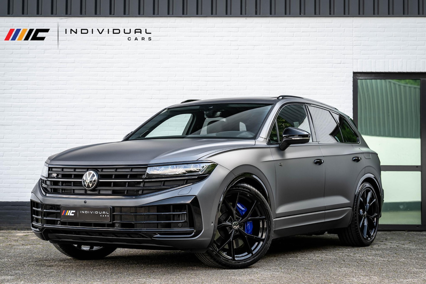 Volkswagen Touareg - 3.0 TSI eHybrid R 4M Puglia MATLAK DynAudio - AutoWereld.nl