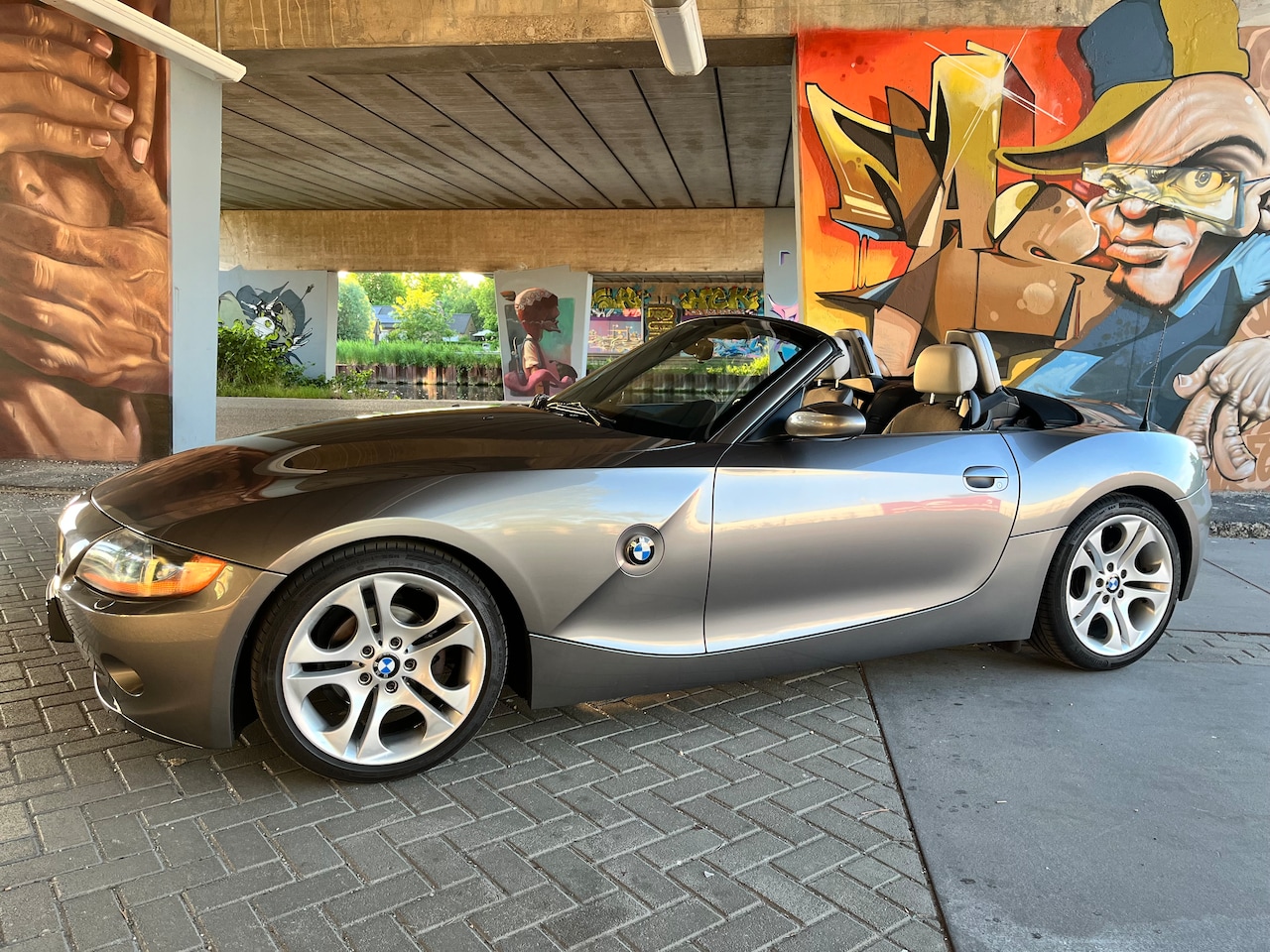 BMW Z4 Roadster - 2.5i S Xenon / 18 Inch / Sportonderstel / BMW HiFi / Elektrische Stoelverstelling - AutoWereld.nl