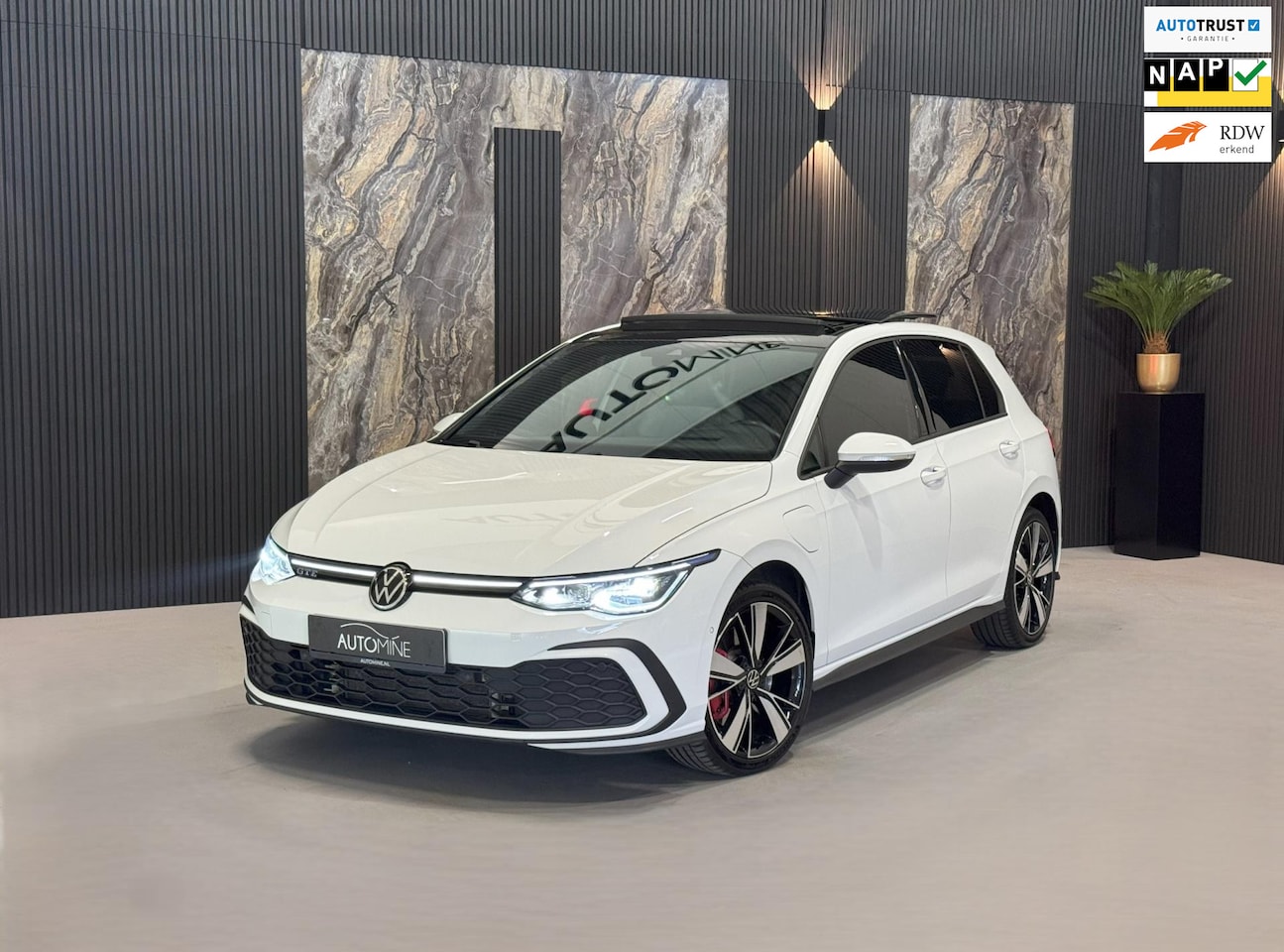 Volkswagen Golf - 1.4 eHybrid GTE|PANO|HUD|IQ|SFEER|BOMVOL - AutoWereld.nl
