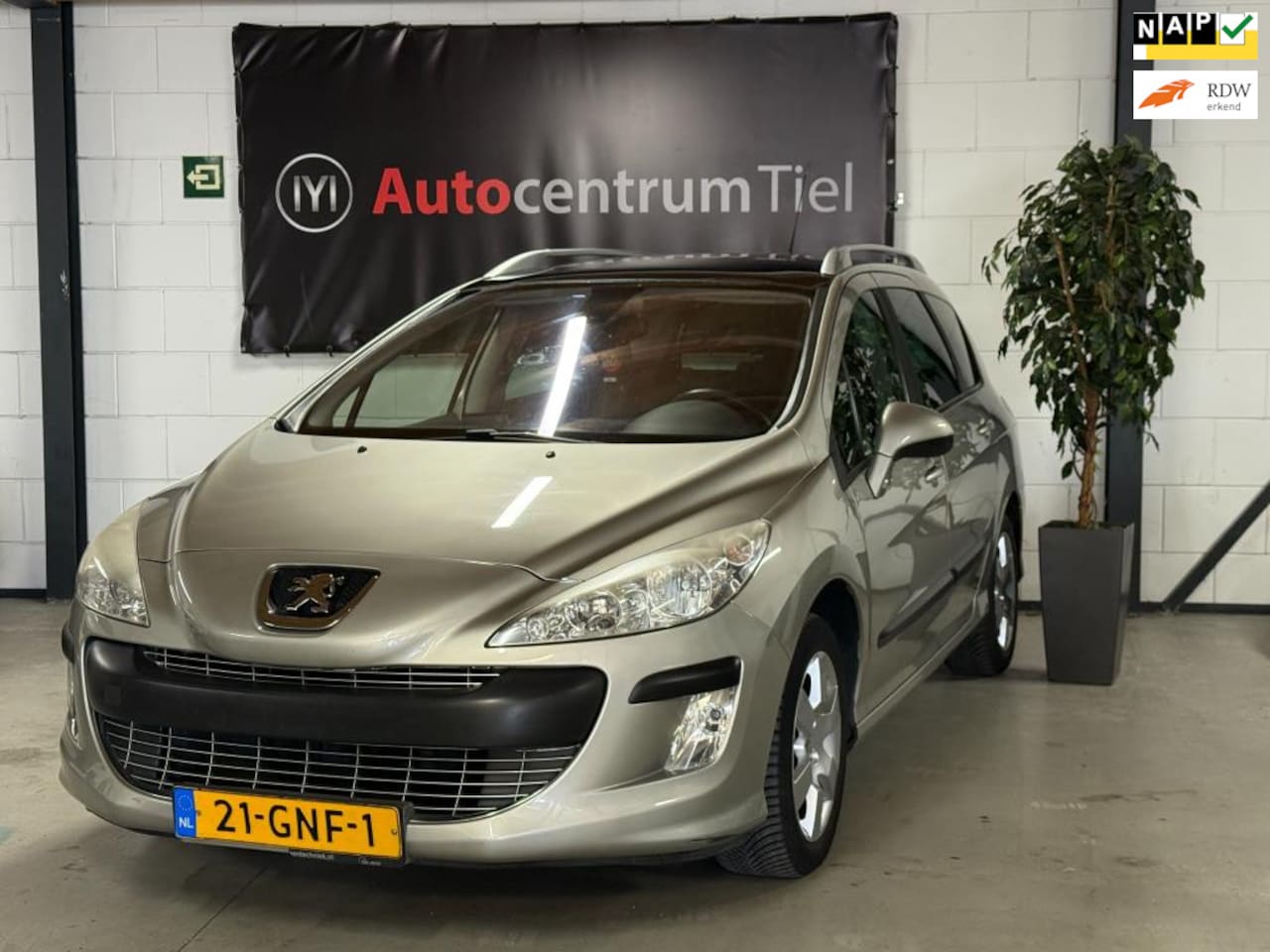 Peugeot 308 SW - 1.6 VTi XS * Automaat * NAP * Pano - AutoWereld.nl