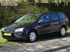 Ford Focus Wagon - 1.6-16V Champion met Airco en Trekhaak