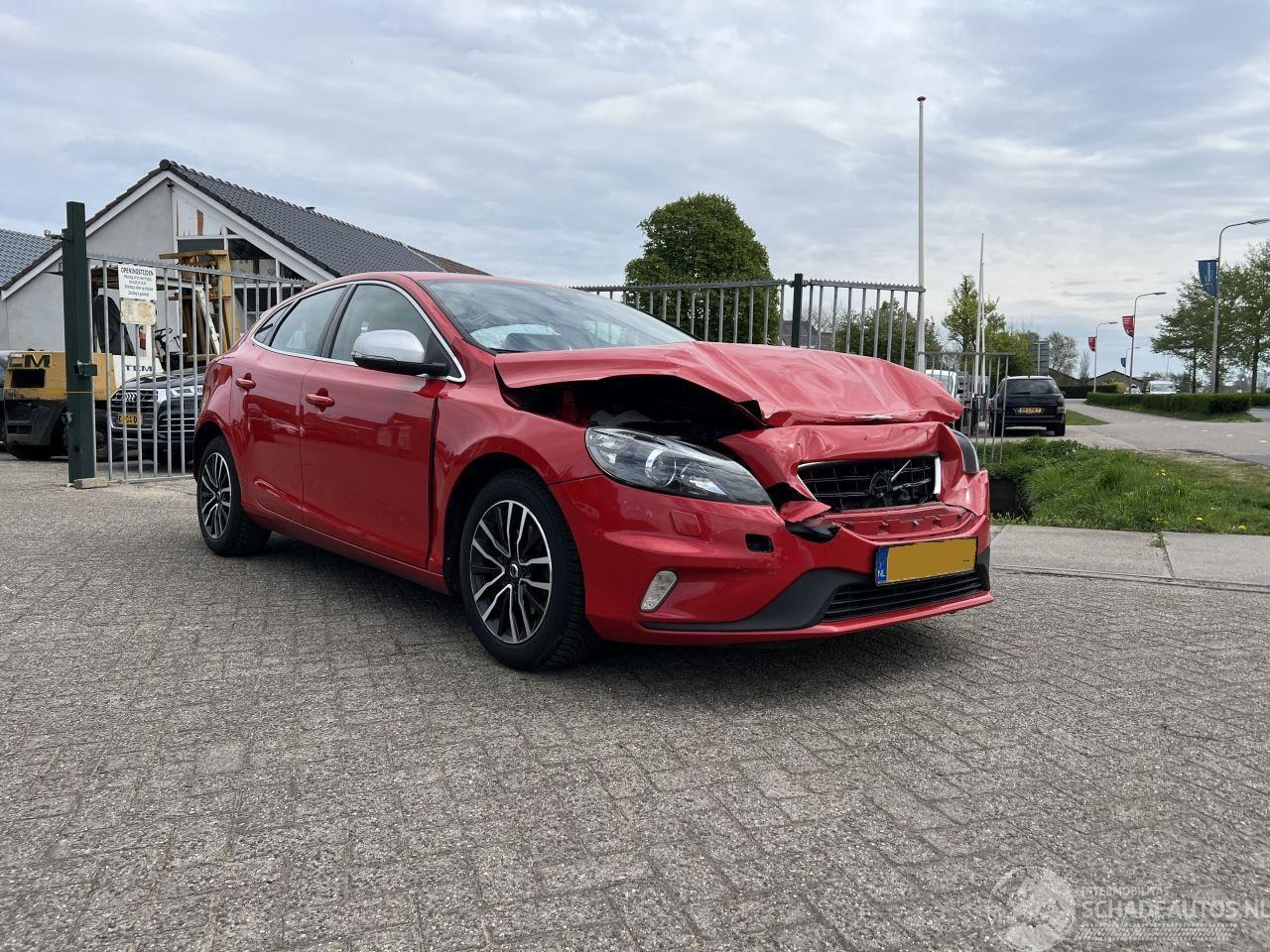Volvo V40 - V-40 2.0 D2 R-Design Business - AutoWereld.nl