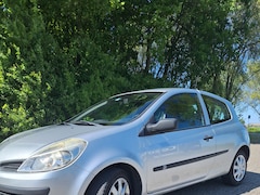 Renault Clio - 1.4-16V Extreme
