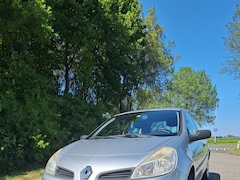 Renault Clio - 1.4-16V Extreme