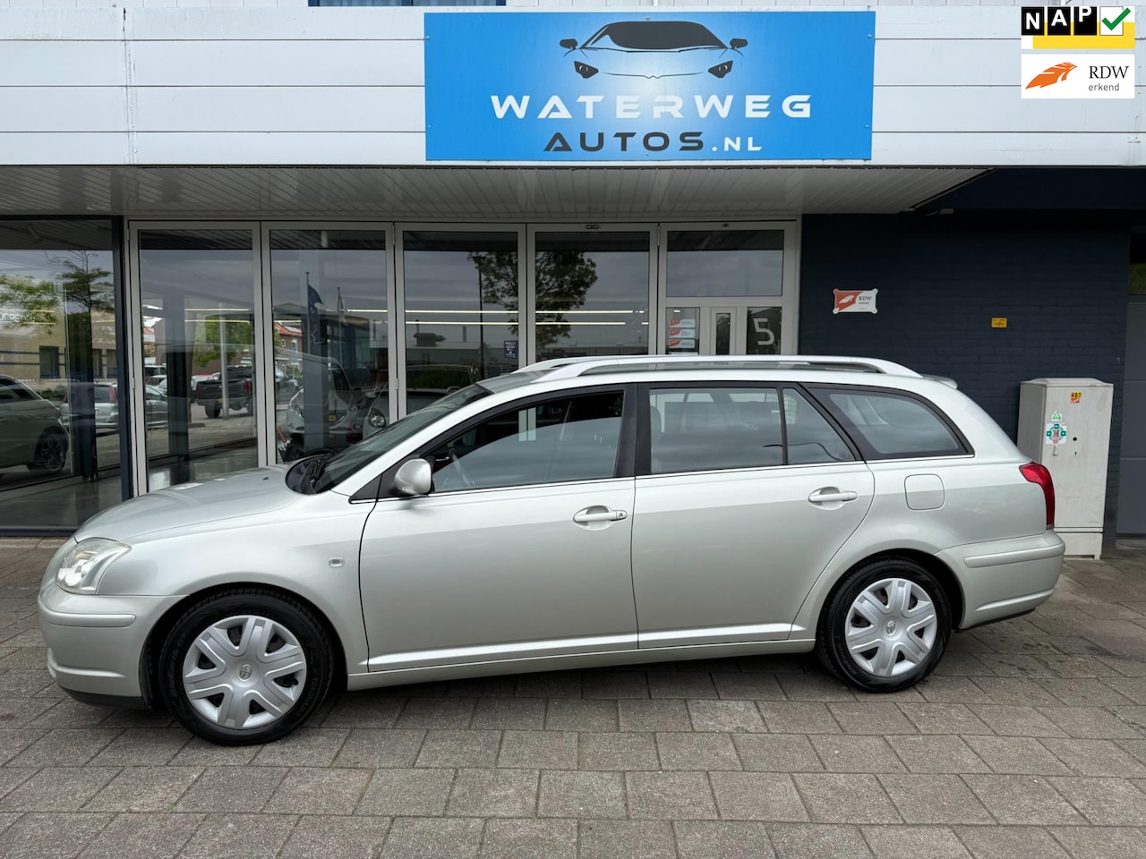 Toyota Avensis Wagon - 2.0 VVTi Linea Sol Airco/PDC/Electr. pakket Uniek km stand - AutoWereld.nl