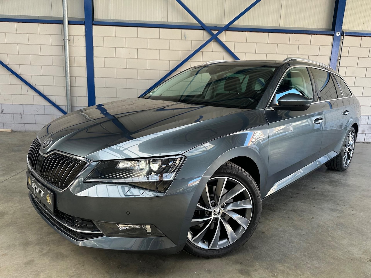 Skoda Superb - 2.0 TSI 4x4 Laurin & Klement Business Leder|Navi|Xenon - AutoWereld.nl