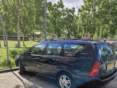 Ford Focus Wagon - 1.6-16V Trend