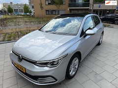 Volkswagen Golf - 1.5 TSI Style | PANO | PDC | Sfeerverlichting | Stoel en stuurverwarming