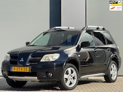 Mitsubishi Outlander - 2.4 Intense 4WD | Automaat | Trekhaak | Airco | Cruise | Dealeronderhouden