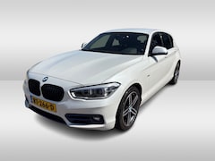 BMW 1-serie - 118i Corporate Lease High Exe. / Camera / Leder / Navigatie / 17'' / Keyless / Stuurverwar