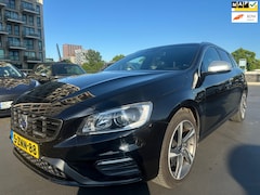 Volvo V60 - 2.4 D6 AWD Plug-In Hybrid R-Design Camera Cruise PDC Leer Goed Onderhouden Auto