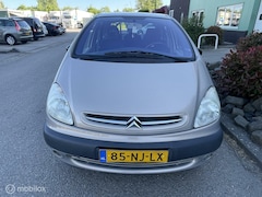 Citroën Xsara Picasso - 2.0i-16V Différence 2 Trekhaak Apk