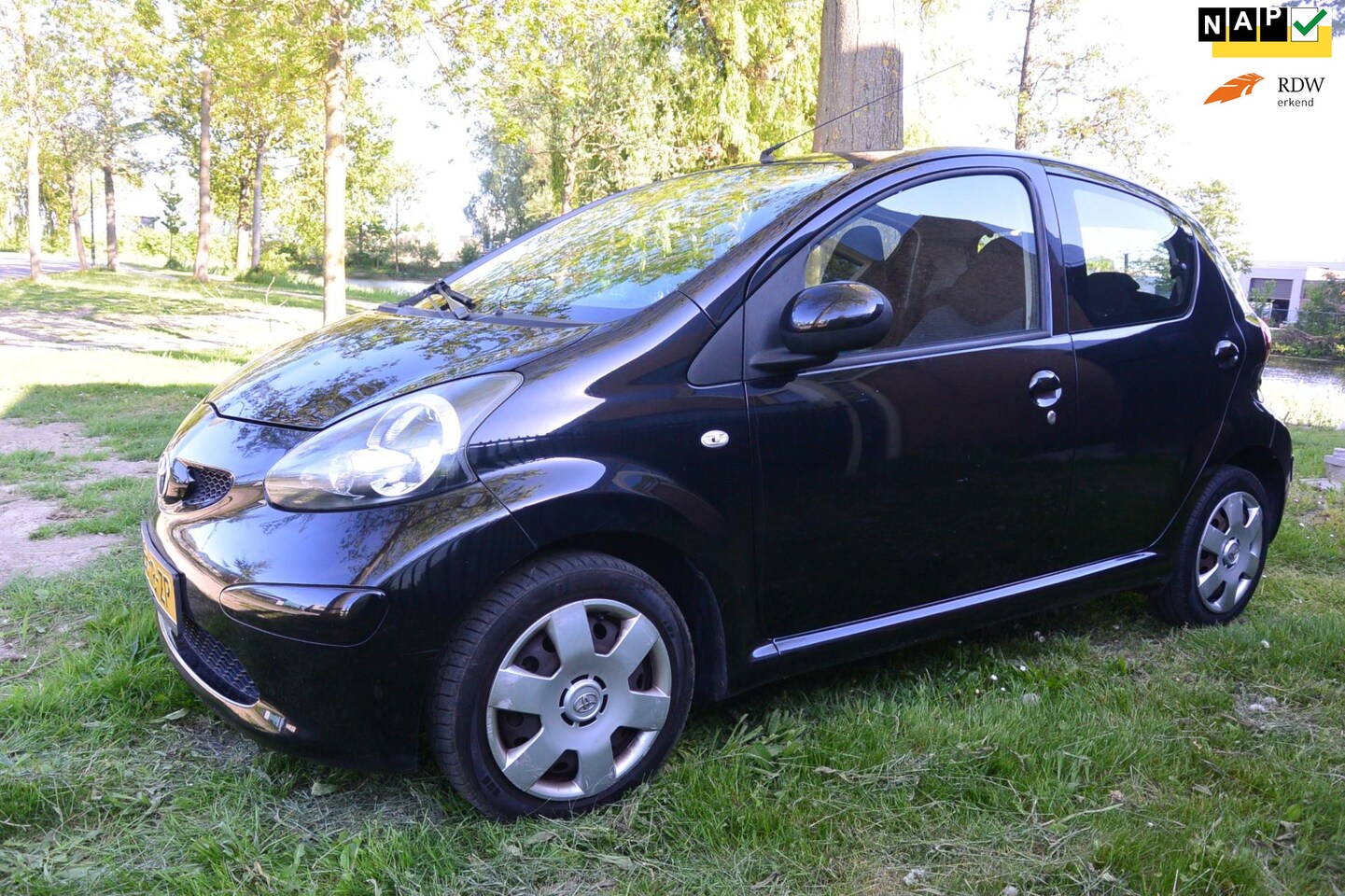 Toyota Aygo - 1.0-12V +*5deurs*elektr ramen*cv*stuurbekr - AutoWereld.nl