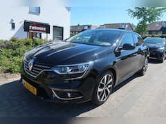 Renault Mégane - 1.3 TCe Bose 160PK|NAVIGATIE|CAMERA|CARPLAY|DODEHOEK|KEYLESS|RIJSTROOK|STOELVERWARMING