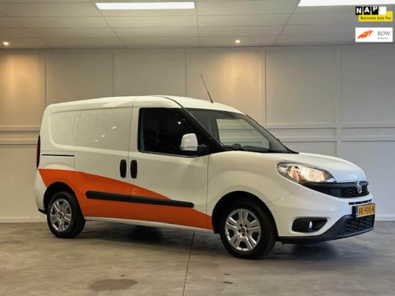 Fiat Doblò Cargo - 1.3 MJ L1H1 SX / 2015 / 3 Persoons / Koppeling matig - AutoWereld.nl