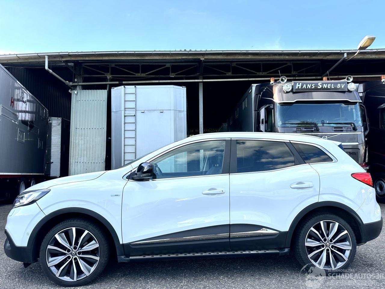 Renault Kadjar - 1.5 DCI 110pk automaat Bose - 126dkm nap - navi - camera - park + line + side assist - key - AutoWereld.nl