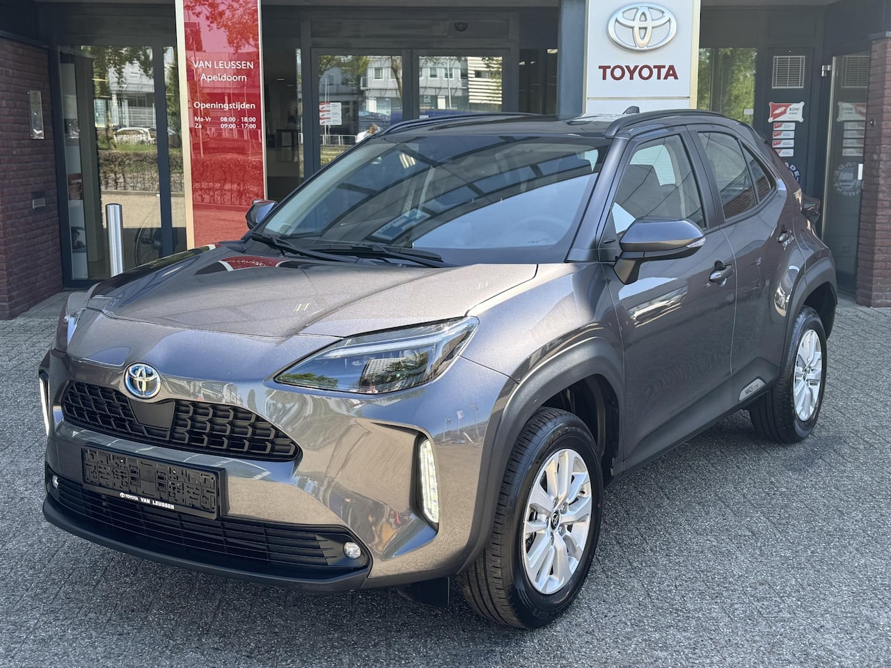 Toyota Yaris Cross - 1.5 Hybrid DYNAMIC STOEL/STUURVERW NAVI HEAD-UP KEYLESS CLIMA AD-CRUISE APPLE/ANDROID EL-A - AutoWereld.nl