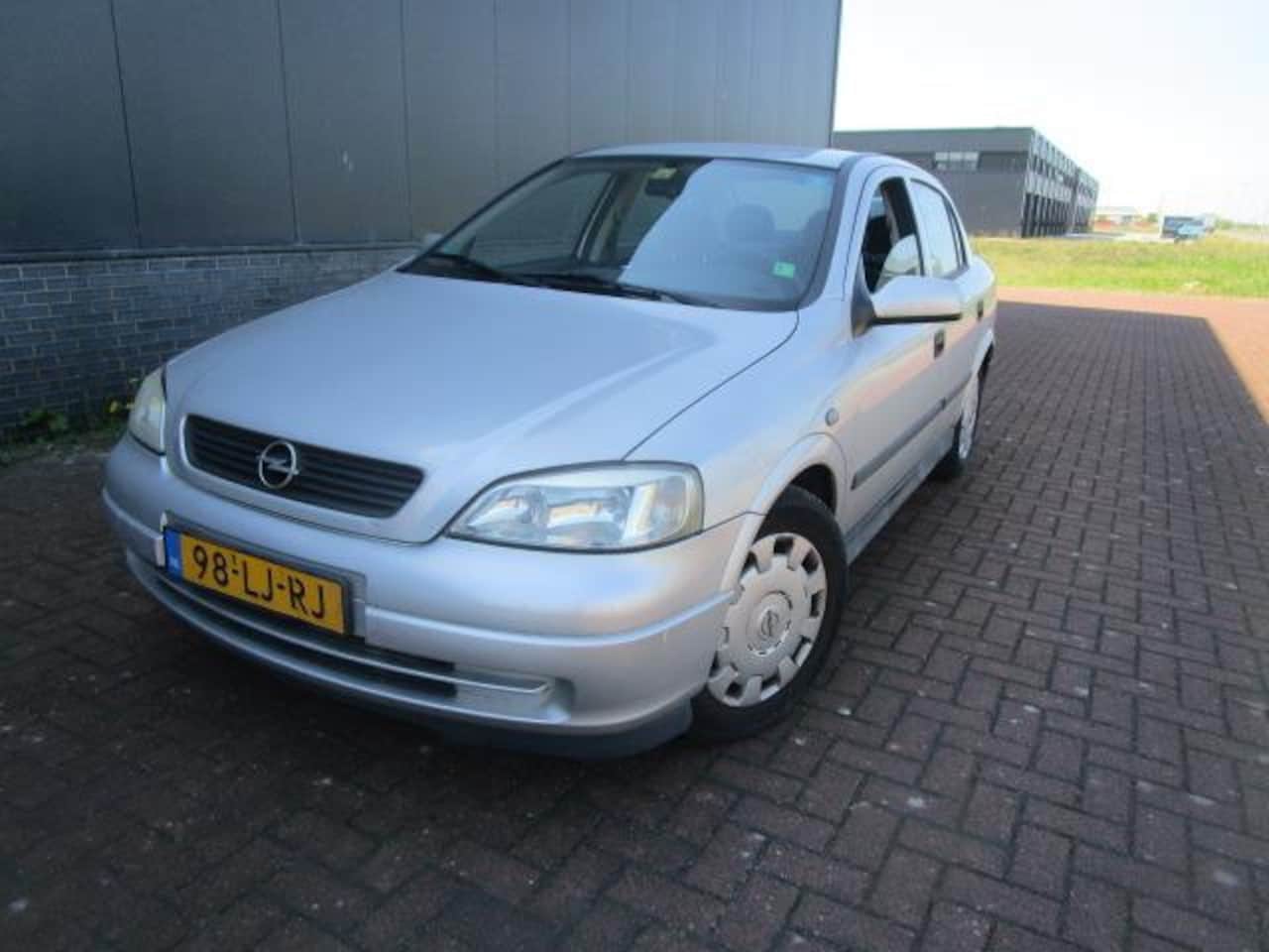 Opel Astra - 1.6 Edition 1.6 Edition, 8V, sedan, Airco - AutoWereld.nl