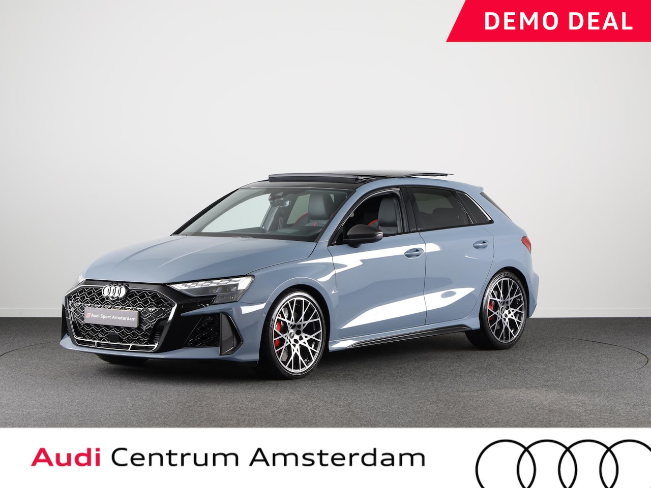 Audi RS3 - Sportback 2.5 TFSI quattro 400pk Panoramadak | RS-sportuitlaatsysteem | RS carbon glanszwa - AutoWereld.nl