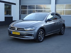 Volkswagen Polo - 1.0 TSI Comfortline Business. Airco, parkeersensoren voor en achter, cruise controle, carp