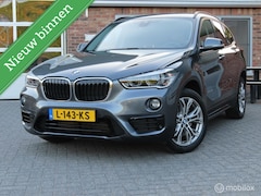 BMW X1 - sDrive20i High Executive/HUD/PDC V_A/18"/afneemb trkhk
