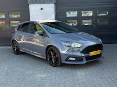 Ford Focus - 2.0 ST 250PK, Grey, Pdc, Xenon, Nette Auto