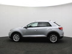 Volkswagen T-Roc - Style 1.5 TSI 150pk DSG Automaat Adaptive cruise control, Achteruitrijcamera, Parkeersenso