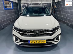Volkswagen T-Roc - 1.5 TSI R-Line - Pano - IQ Light - Carplay- Keyles