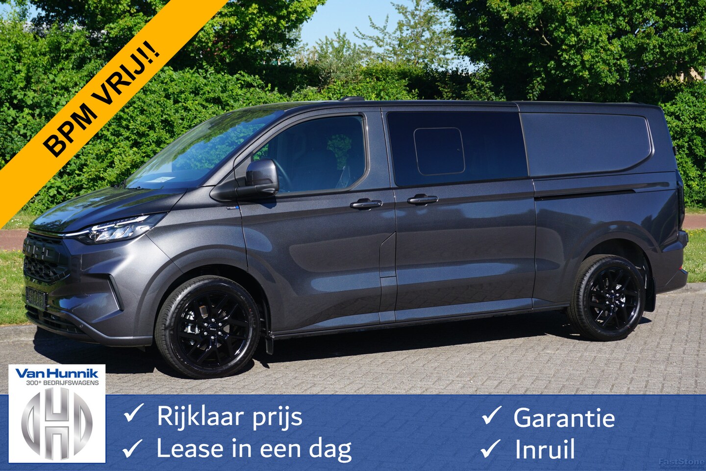 Ford Transit Custom - 320L 170PK DC JWR EDITION AUT BPM VRIJ!! Leder, Navi, ACC, Trekhaak, 360° Cam, 19" LM, NR. - AutoWereld.nl