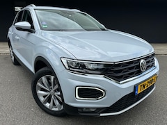Volkswagen T-Roc - 1.0 TSI Style // led koplampen // trekhaak //