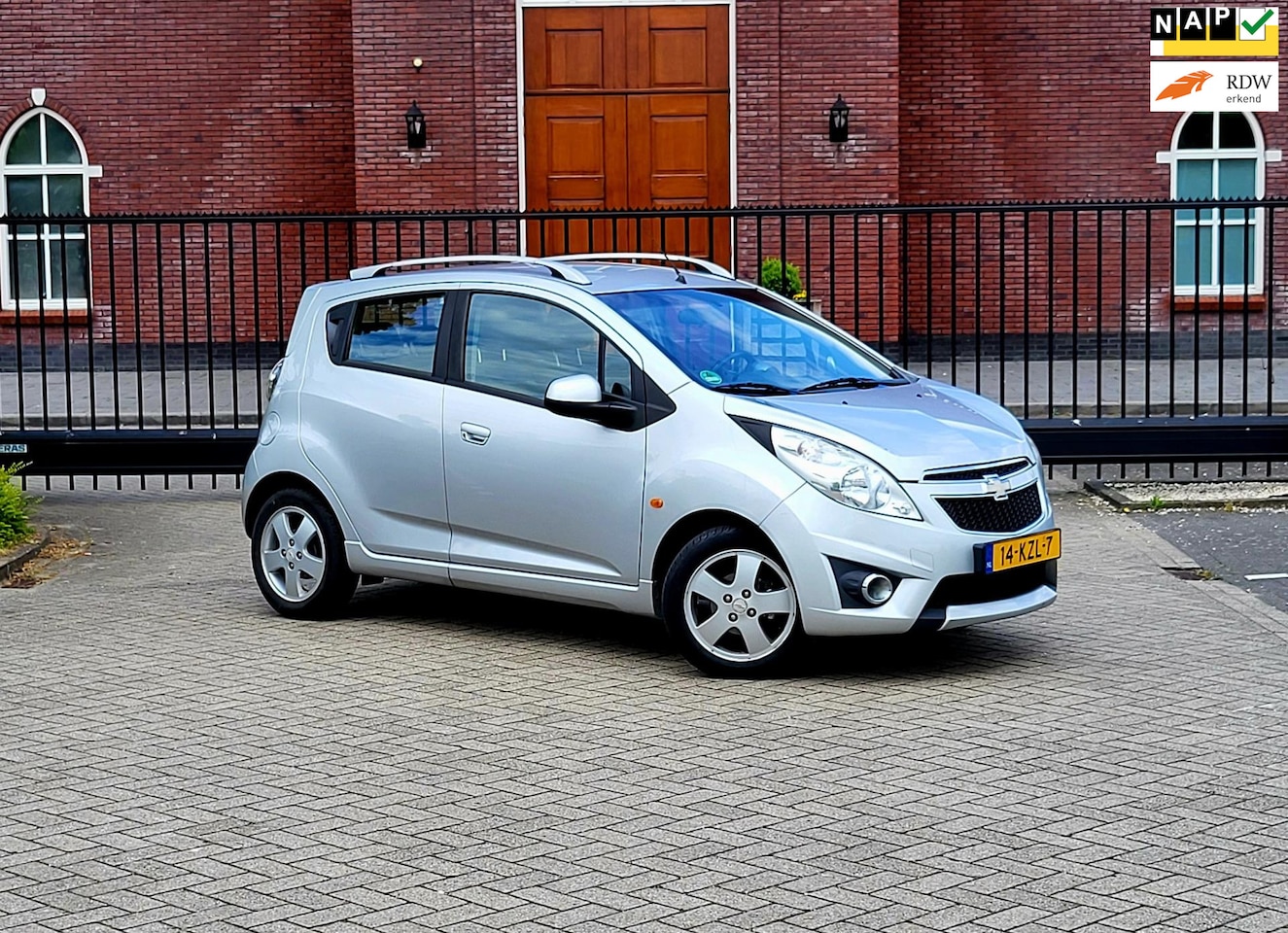 Chevrolet Spark - 1.2 16V LT / Airco / Pdc / Elektrische ramen / Nieuwe Apk - AutoWereld.nl