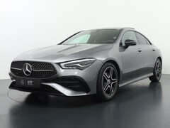 Mercedes-Benz CLA-Klasse - 180 Star Edition AMG Line | Panorama - Schuifdak | Nightpakket | Sfeerverlichting | Voorst
