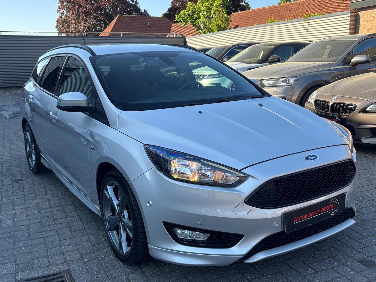 Ford Focus Wagon - 1.5 ST-Line | Achteruitrijcamera | Trekhaak | SPORT | Climatronic airco | Sportvelgen | Na - AutoWereld.nl