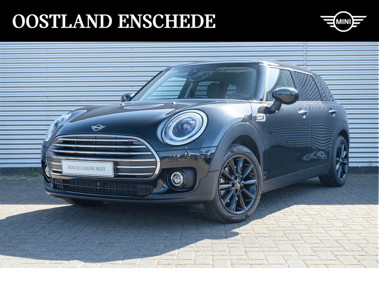 MINI Clubman - Cooper Classic Automaat / Achteruitrijcamera / Comfort Access / LED / Stoelverwarming / Co - AutoWereld.nl