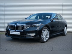 BMW i5 - eDrive40 / Adaptieve LED / Parking Assistant / Stoelverwarming