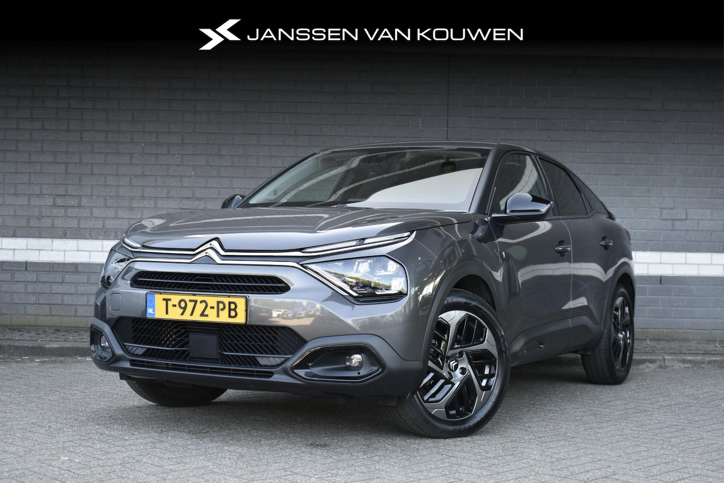 Citroën C4 - 1.2 Puretech Feel Pack Aut. / Camera / HUD / Getint glas - AutoWereld.nl