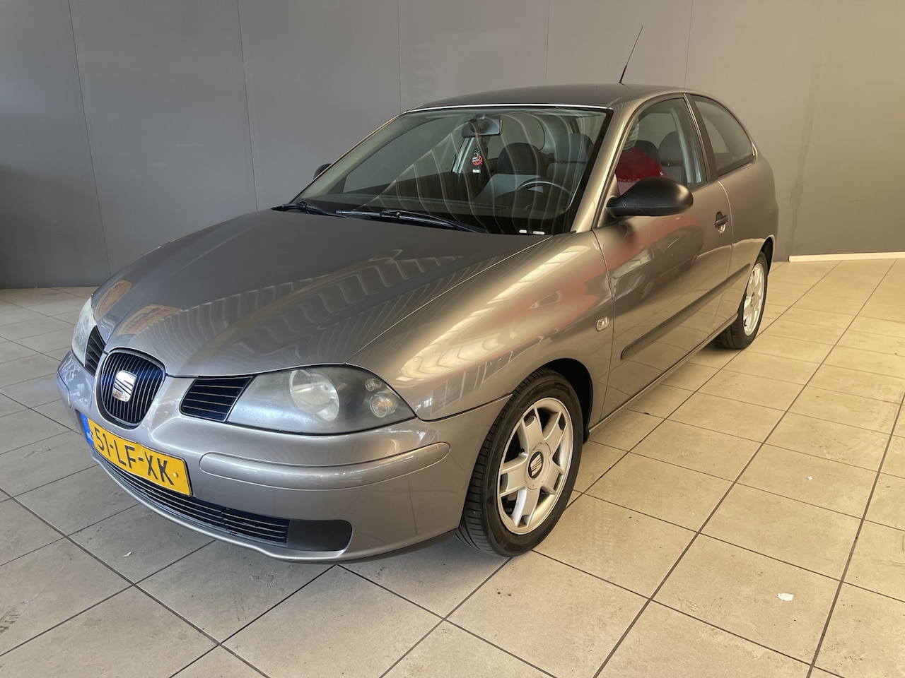 Seat Ibiza - 1.2-12V Stella Vrijwel nieuwe APK, van buiten keurige auto. Lage meeneemprijs: een vlek in - AutoWereld.nl