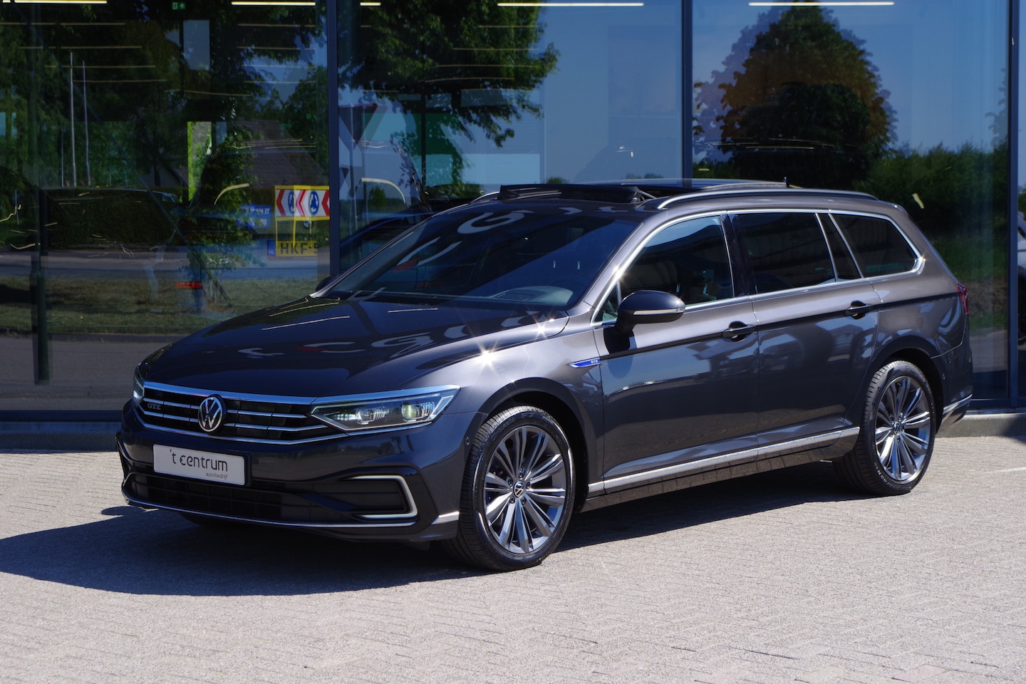 Volkswagen Passat Variant - 1.4 TSI PHEV 218 PK GTE BNS, Carplay, Leder, Panoramadak, Elek. Trekhaak, Massage, Head-Up - AutoWereld.nl