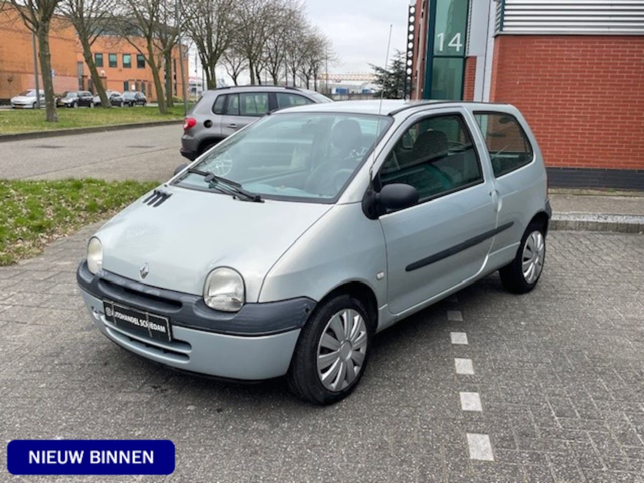 Renault Twingo - 1.2 Authentique | APK TM 22/04/2026 | KM 195984 NAP EL.RAMEM + EL.SPIEGELS + RADIO / CD SP - AutoWereld.nl