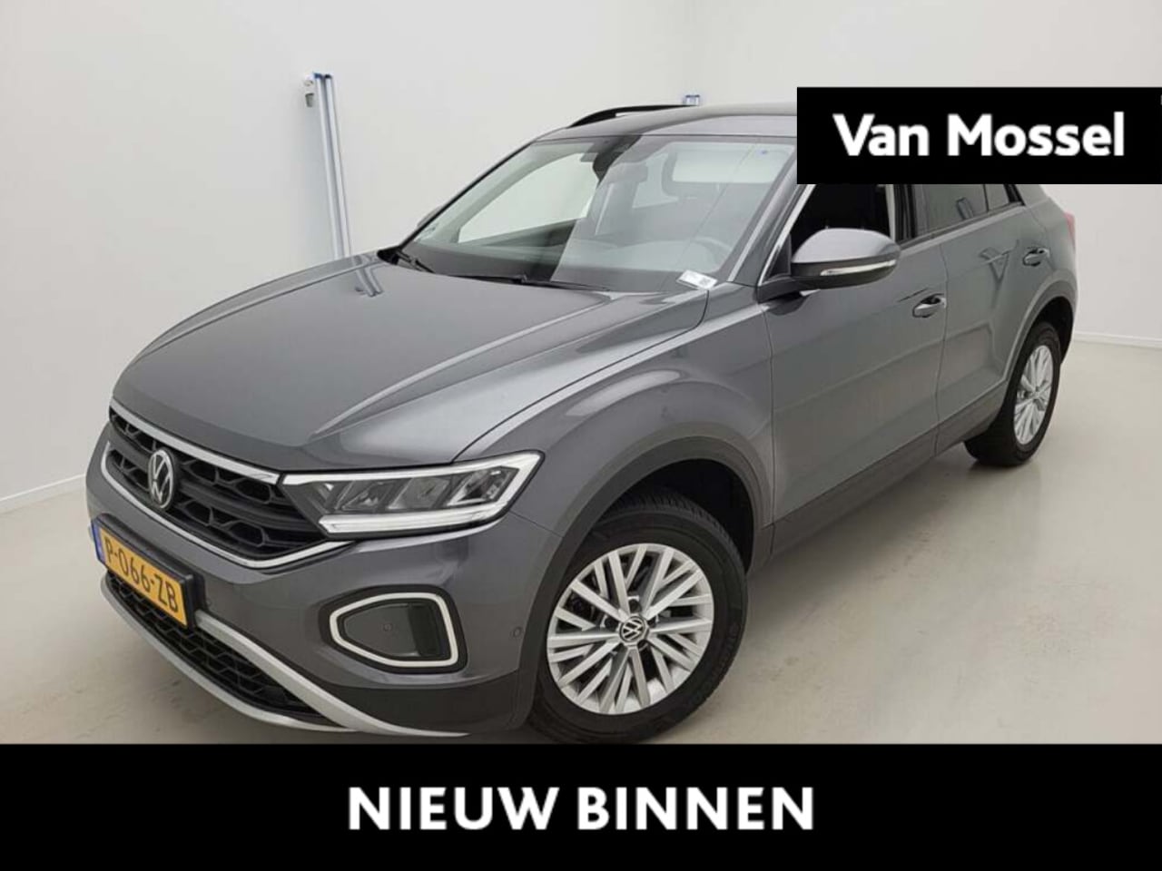 Volkswagen T-Roc - 1.5 TSI Life 150 PK | Automaat | Apple Carplay | Android Auto | Parkeersensoren | Adaptive - AutoWereld.nl