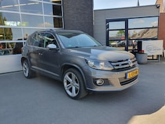 Volkswagen Tiguan - 1.4 TSI 90KW/122PK R-Line Edition, zwenkbare trekhaak, cruise control, climatronic, parkee