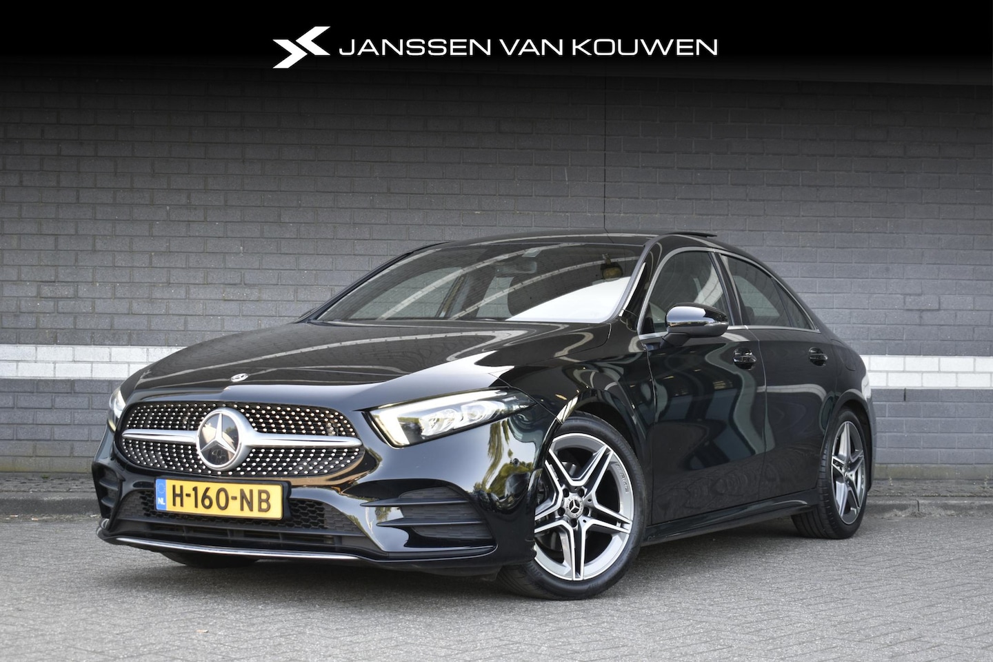 Mercedes-Benz A-klasse - 180 Business Solution AMG / Pano / Stoelverwarming / Camera - AutoWereld.nl