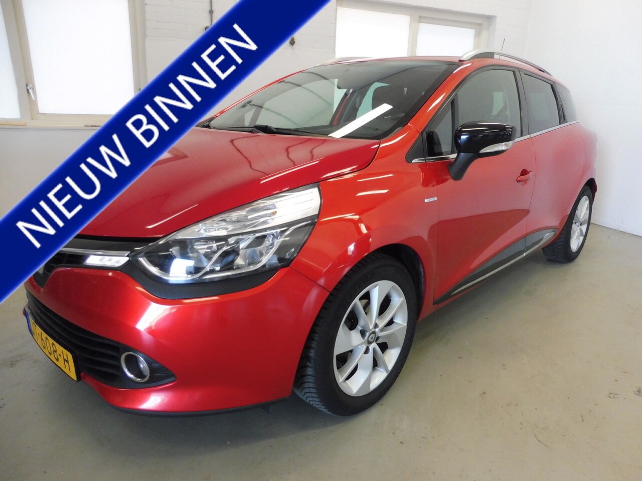 Renault Clio Estate - 1.5 dCi ECO Limited Navi | Cruise | LED | LMV 16" | PDC - AutoWereld.nl